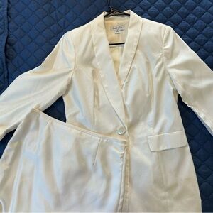 Isabella Suits White Women's long Blazer Coat w skirt (2 piece set) quiet luxury